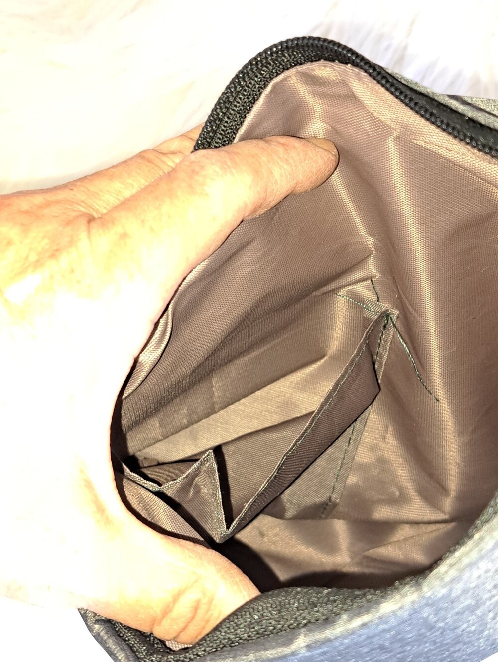 New Gray Swing Bag From Wander - Picture 11 of 14